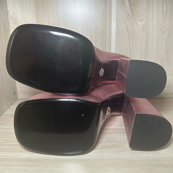 BRAND NEW Authentic!! Versace Pink '95 Medusa Platform Pumps - Picture 7 of 11